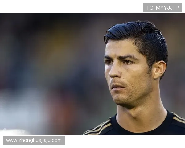 魅力四射的足球明星们:帅气外表与卓越球技的完美结合 魅力四射的足球明星们:帅气外表与卓越球技的完美结合